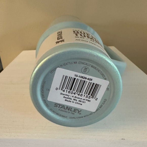 Stanley Quencher H2.0 Tumbler - Blueberry Milk 30 oz - Picture 5 of 6